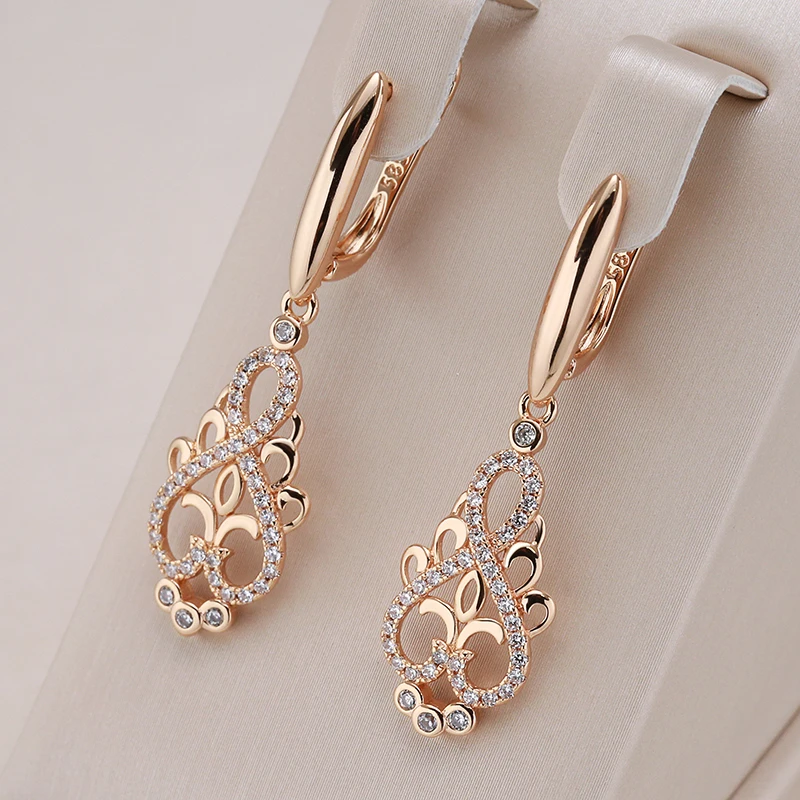 Aretes de Elfo Elegante con Zirconia en Oro